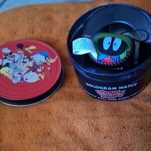Looney Tunes Tin 1994 Plus Marvin The Martian Ball